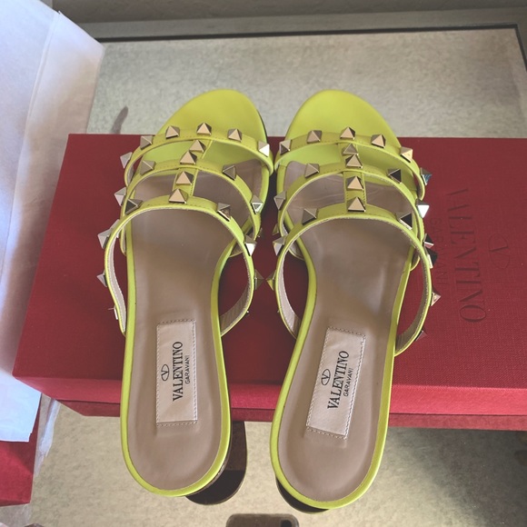 Valentino Garavani Rockstud leather slide - Picture 9 of 14